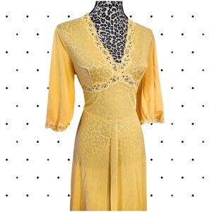 Vintage nightgown with lace trim Size M